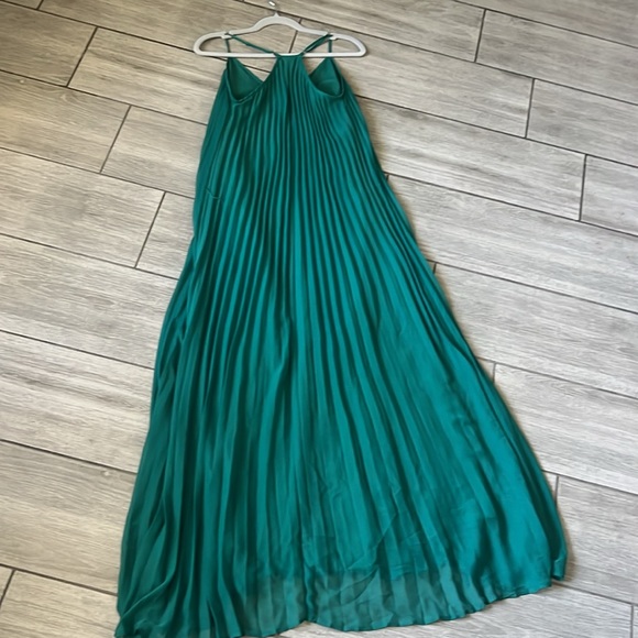 Bar III Green Pleated Maxi Dress Size Small - Picture 5 of 7